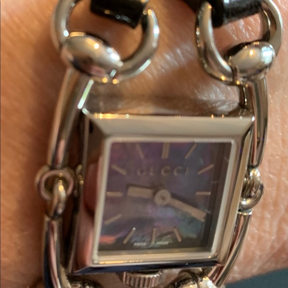 Gucci Signorina black MOP watch. EUC - Picture 8 of 8